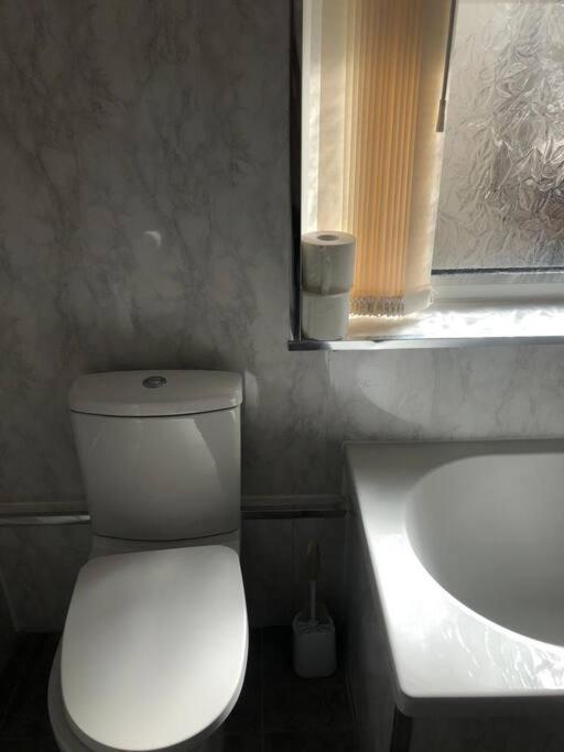 Villa Modern 2 Bed Sleep 5 Close To Anfield Stadium Liverpool Exterior foto